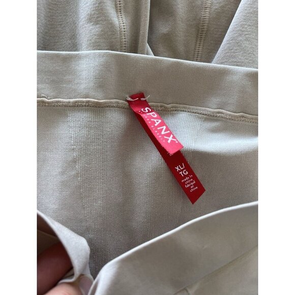 ASSETS SPANX Women's Shaping Mid Thigh Shapewear Shorts Black XL Pull On - Picture 4 of 5